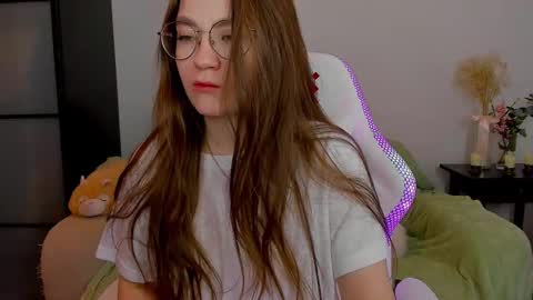 Mia with a big heart  online show from 03/01/25, 03:53