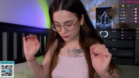 Mia with a big heart  online show from 10/15/25, 12:27