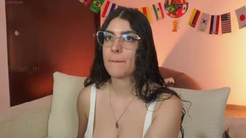 Snapshot of _niah chatting on 06/16/26, 02:03 NiniHelp me by giving my show a thumbs up online show from 06/16/26, 02:03