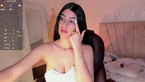 Snapshot of _niah_ chatting on 01/18/25, 11:22 Niah You can call me Ni or cutie haha online show from 01/18/25, 11:22