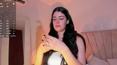 Snapshot of _niah_ chatting on 02/12/25, 09:01 Niah You can call me Ni or cutie haha online show from 02/12/25, 09:01