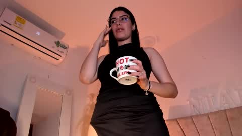 Snapshot of _niah_ chatting on 02/19/25, 09:47 Niah You can call me Ni or cutie haha online show from 02/19/25, 09:47