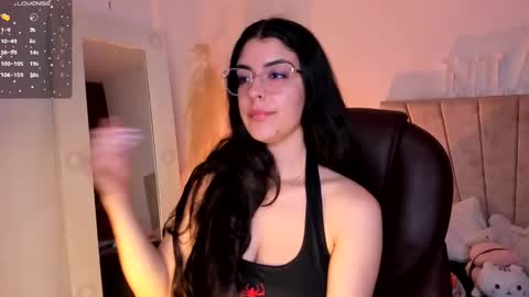 Snapshot of _niah_ chatting on 02/28/25, 10:39 Niah You can call me Ni or cutie haha online show from 02/28/25, 10:39