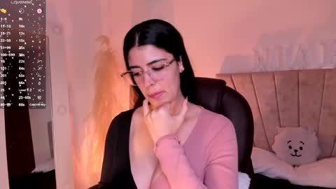 Snapshot of _niah_ chatting on 03/04/25, 09:11 Niah You can call me Ni or cutie haha online show from 03/04/25, 09:11