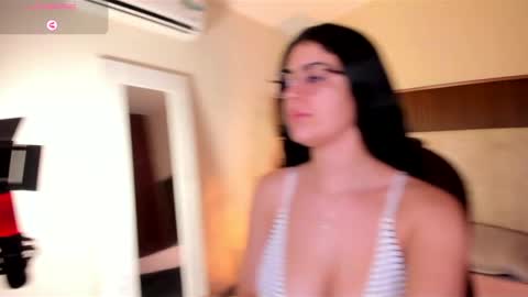 Snapshot of _niah_ chatting on 09/28/25, 09:42 Niah You can call me Ni or cutie haha online show from 09/28/25, 09:42