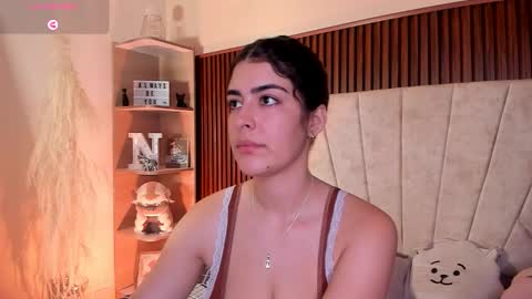 Snapshot of _niah_ chatting on 10/19/25, 08:53 Niah You can call me Ni or cutie haha online show from 10/19/25, 08:53