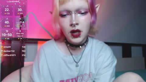 Nicole online show from 11/27/25, 03:08