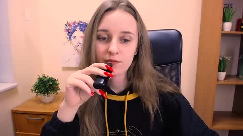 Nica online show from 01/15/25, 03:18