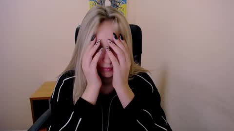 Nica online show from 09/25/25, 11:47