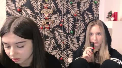 Nica online show from 12/21/25, 10:44