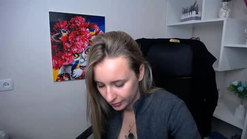 Snapshot of _nicole_new chatting on 05/17/26, 10:11 Nica online show from 05/17/26, 10:11