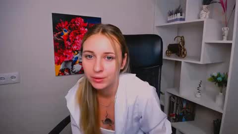 Snapshot of _nicole_new chatting on 06/21/26, 08:39 Nica online show from 06/21/26, 08:39