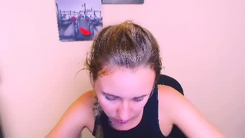 Snapshot of _nicole_new chatting on 07/28/26, 02:13 Nica online show from 07/28/26, 02:13