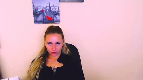 Snapshot of _nicole_new chatting on 07/29/26, 07:06 Nica online show from 07/29/26, 07:06