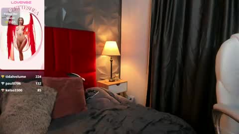 _nicoletteshea_ online show from 01/08/25, 03:08