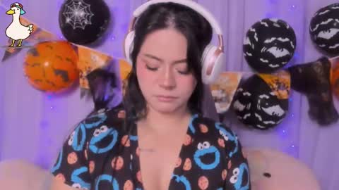 Snapshot of _niiky chatting on 10/17/25, 12:19 niiky online show from 10/17/25, 12:19