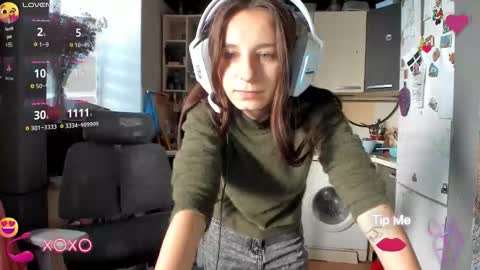 Nika online show from 10/24/25, 12:45