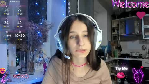 Nika online show from 11/17/25, 04:13