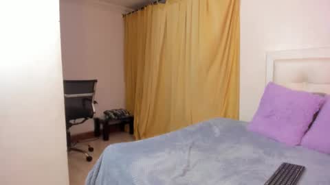 Snapshot of _niki21 chatting on 02/14/25, 05:30 Niki online show from 02/14/25, 05:30