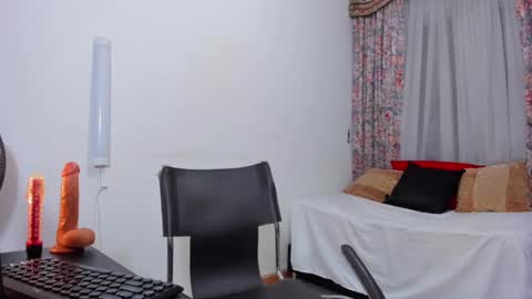 Snapshot of _niki21 chatting on 02/20/25, 10:59 Niki online show from 02/20/25, 10:59