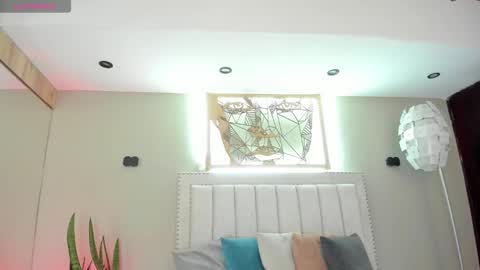   online show from 02/25/25, 12:03