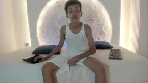 Noah online show from 09/16/25, 08:32