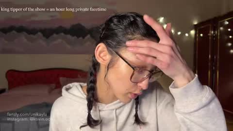 Snapshot of _octopussy_ chatting on 02/15/25, 07:27 Mikayla online show from 02/15/25, 07:27