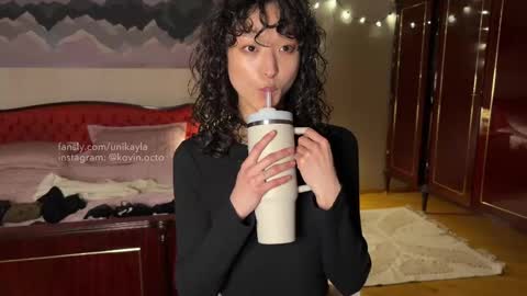 Snapshot of _octopussy_ chatting on 02/17/25, 08:30 Mikayla online show from 02/17/25, 08:30