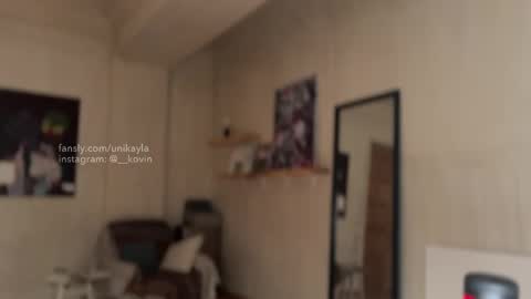 Snapshot of _octopussy_ chatting on 03/03/25, 06:22 Mikayla online show from 03/03/25, 06:22