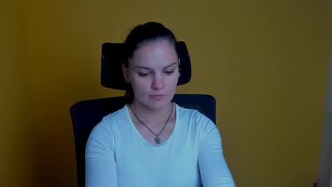 Snapshot of _olivia_moon chatting on 09/25/25, 06:28 Olivia online show from 09/25/25, 06:28