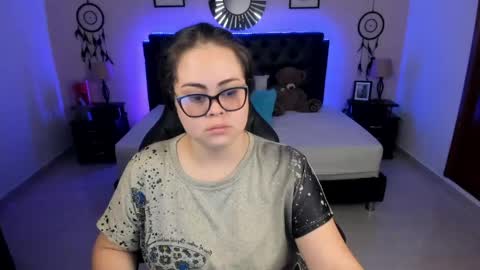 Olivia jones online show from 04/17/26, 12:08