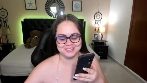 Olivia jones online show from 04/23/26, 12:29