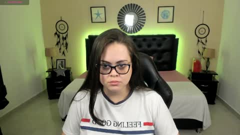 Snapshot of _oliviajoness chatting on 05/12/26, 11:51 Olivia jones online show from 05/12/26, 11:51