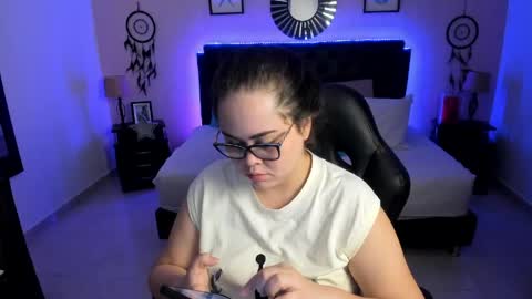 Snapshot of _oliviajoness chatting on 05/13/26, 01:41 Olivia jones online show from 05/13/26, 01:41