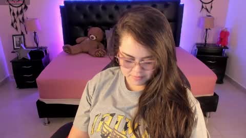 Snapshot of _oliviajoness chatting on 06/04/26, 03:29 Olivia jones online show from 06/04/26, 03:29