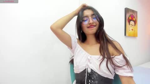 Snapshot of _orquidea_ chatting on 03/05/25, 02:01 Orquidea online show from 03/05/25, 02:01