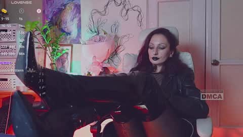 Snapshot of _owner_ chatting on 12/18/24, 01:45 The Supreme Goddess Rose online show from 12/18/24, 01:45