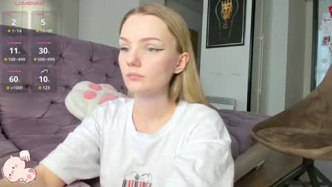 Snapshot of _passion_show_ chatting on 01/09/25, 08:24 Tina online show from 01/09/25, 08:24