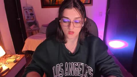 violeta ig  online show from 10/13/25, 04:56