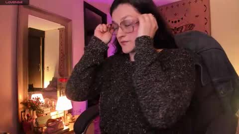 Snapshot of _peach__ chatting on 01/13/26, 03:34 violeta ig online show from 01/13/26, 03:34