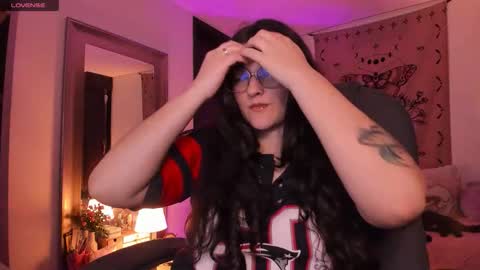 Snapshot of _peach__ chatting on 02/14/26, 05:04 violeta ig online show from 02/14/26, 05:04