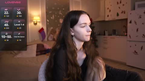 Luna online show from 12/17/25, 10:21