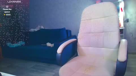 Ilona online show from 06/02/26, 04:09