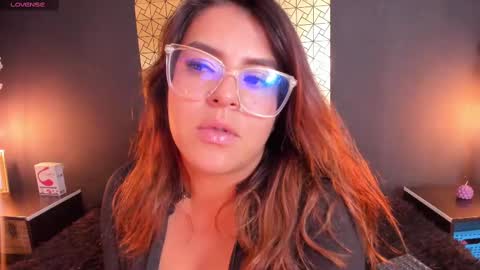 Laura online show from 09/10/25, 03:17