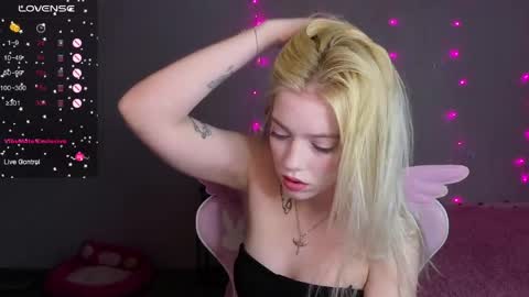 Ellie and Nika online show from 05/04/26, 04:14