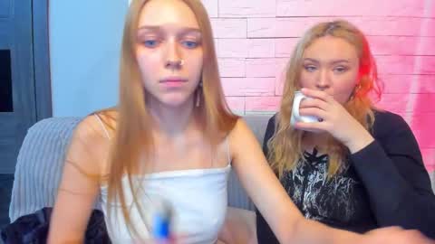 _prettybaby_ online show from 12/15/25, 06:34