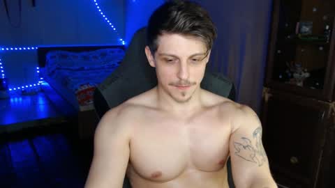 Snapshot of _purrari chatting on 12/21/24, 01:15 Vampire online show from 12/21/24, 01:15