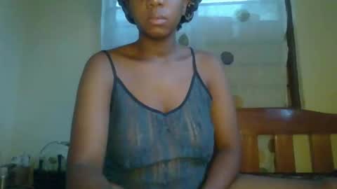 queen online show from 03/08/26, 03:54