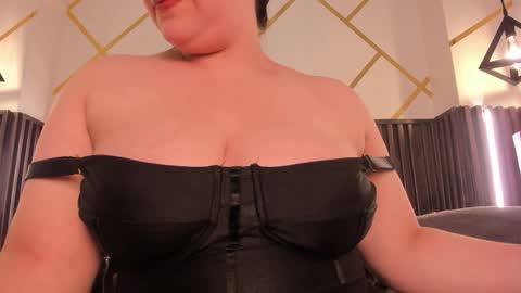 rebecca online show from 02/11/26, 01:21