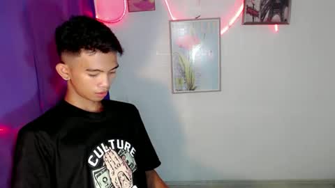 Snapshot of _rellvanxx chatting on 02/24/25, 01:31 _rellvanxx online show from 02/24/25, 01:31